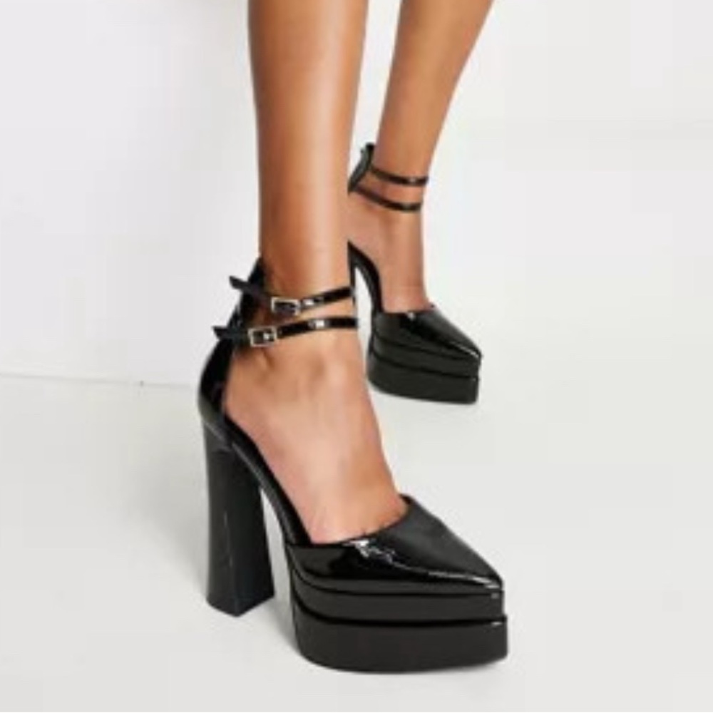 Black patent leather Platform Strappy Heels